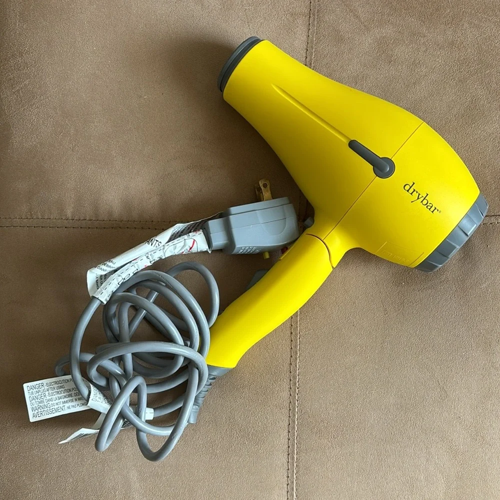 ✈️ Drybar Buttercup Travel Hair Dryer - Yellow